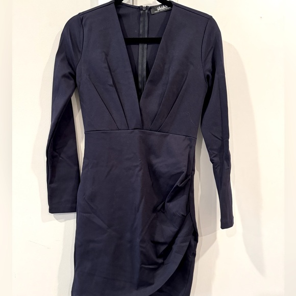 Lulus navy deep-v neck body con dress, size medium - Picture 1 of 2